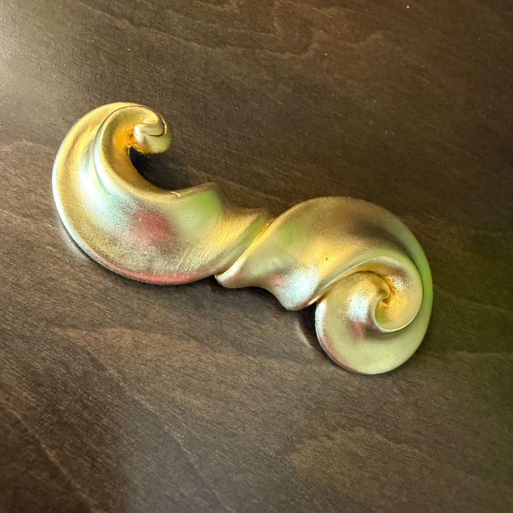Vintage Matte Gold Tone Sculptural Swirl Brooch